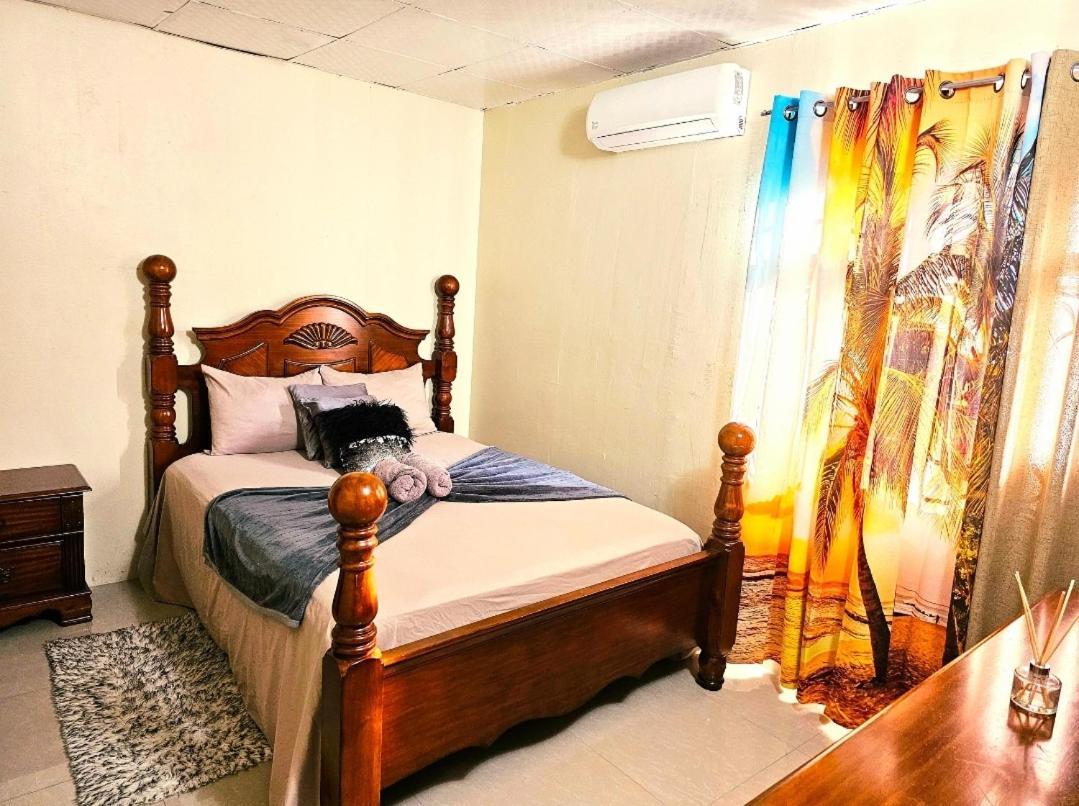 Travelholics Getaways Villa Piarco Exterior photo