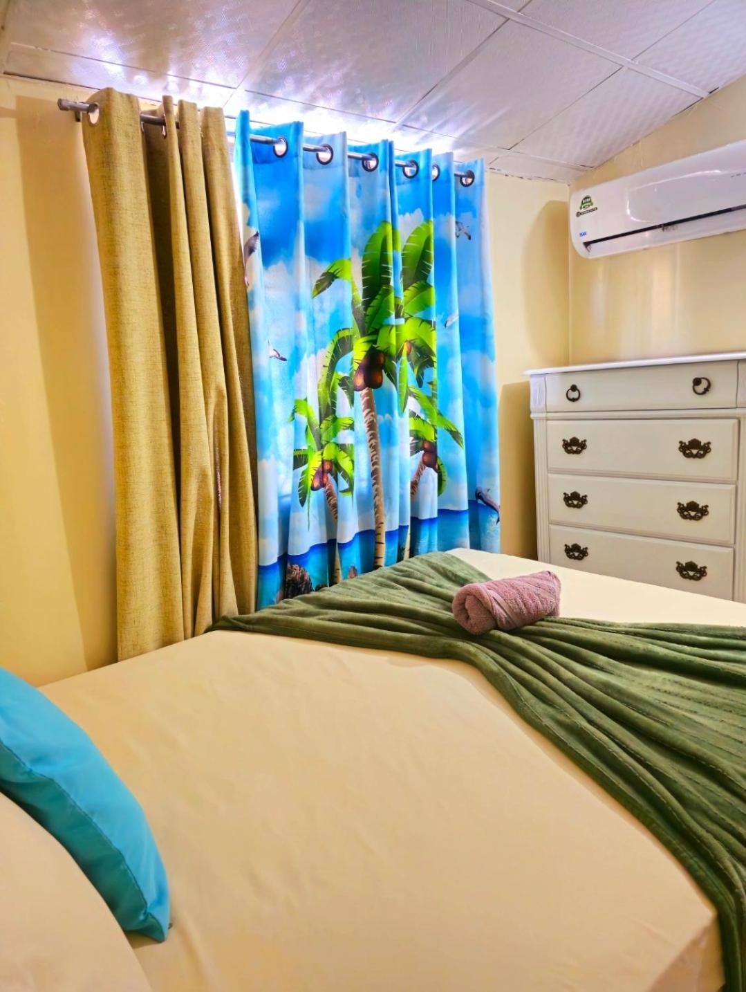 Travelholics Getaways Villa Piarco Exterior photo