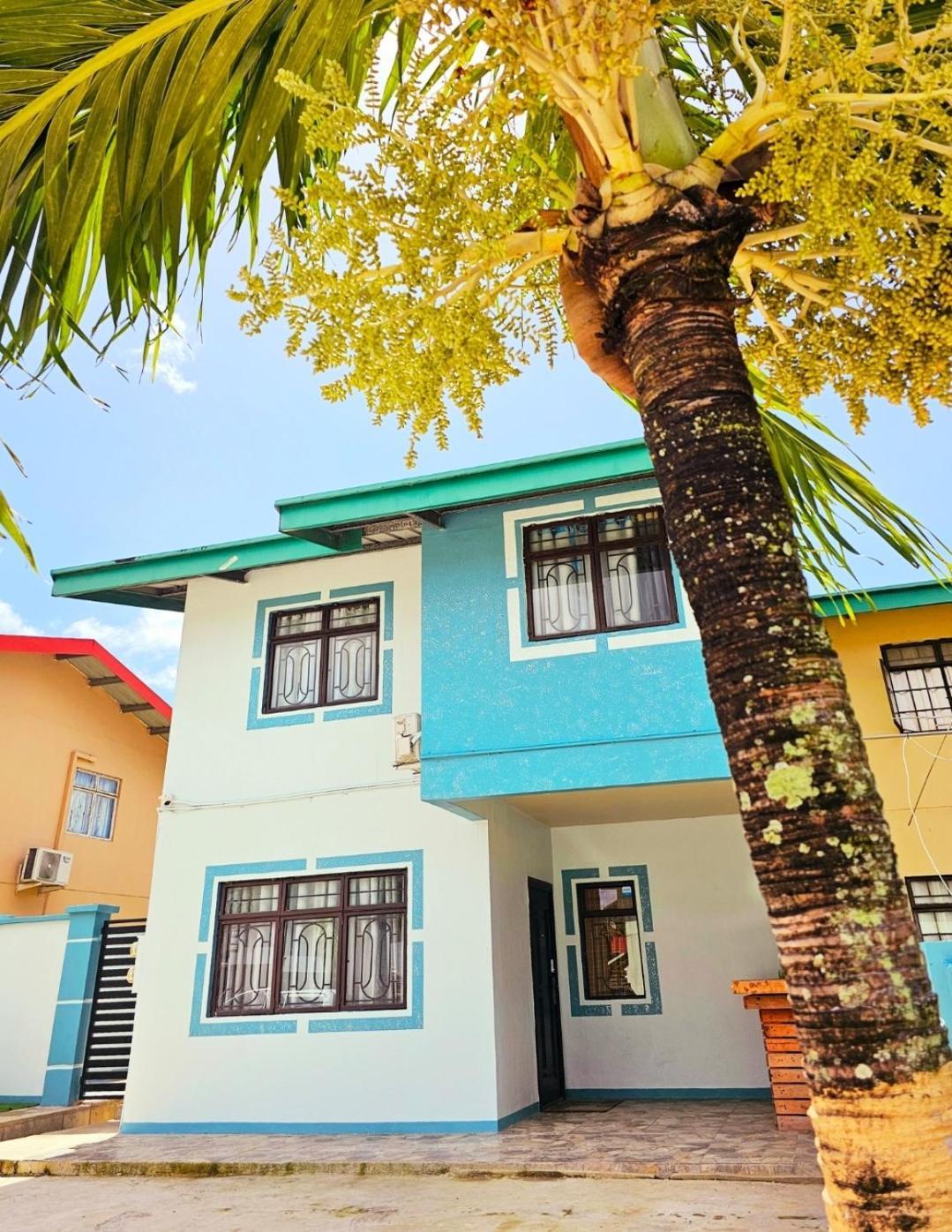 Travelholics Getaways Villa Piarco Exterior photo